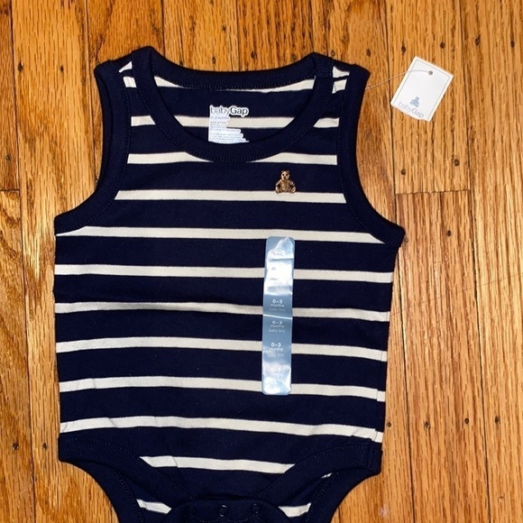 Gap Size 0-3 Month Striped Onesie Outfit NWT - Picture 1 of 3